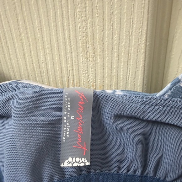 ๐ Free People Sports Crop Top - Picture 2 of 2